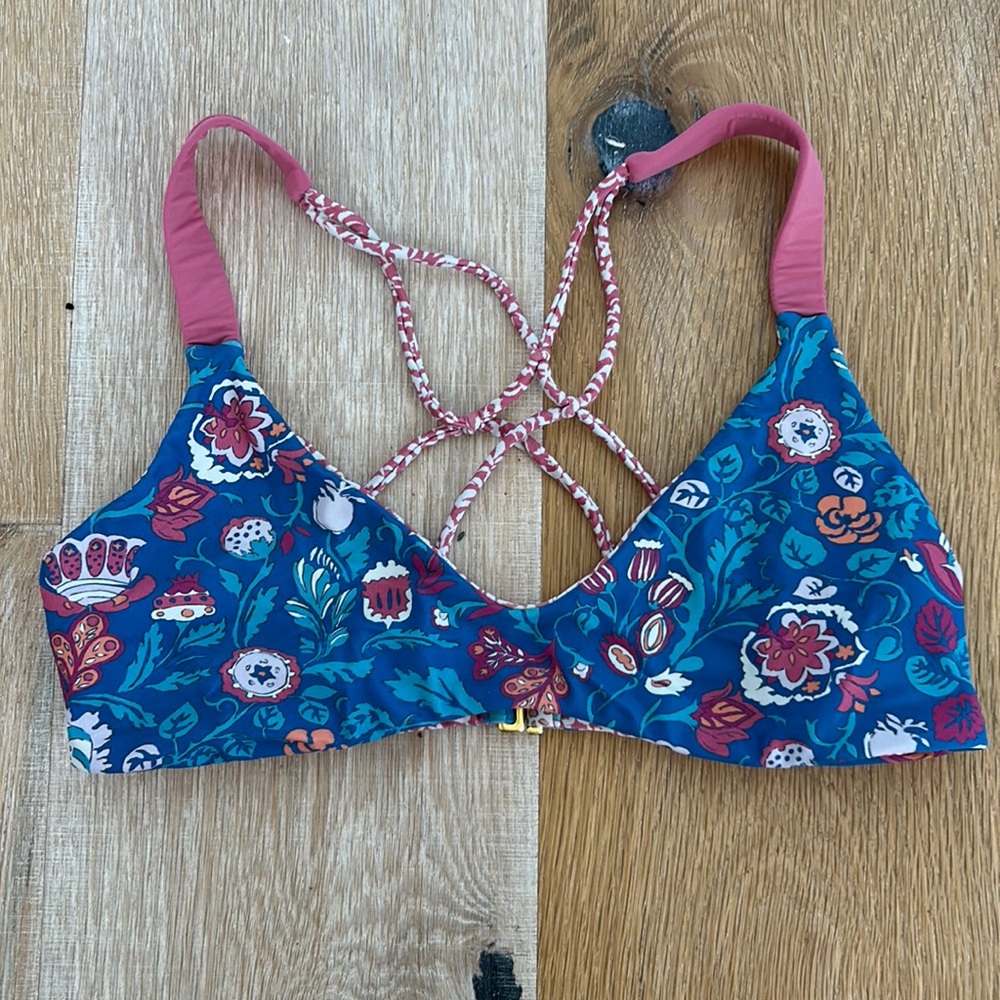 Reversible bikini top